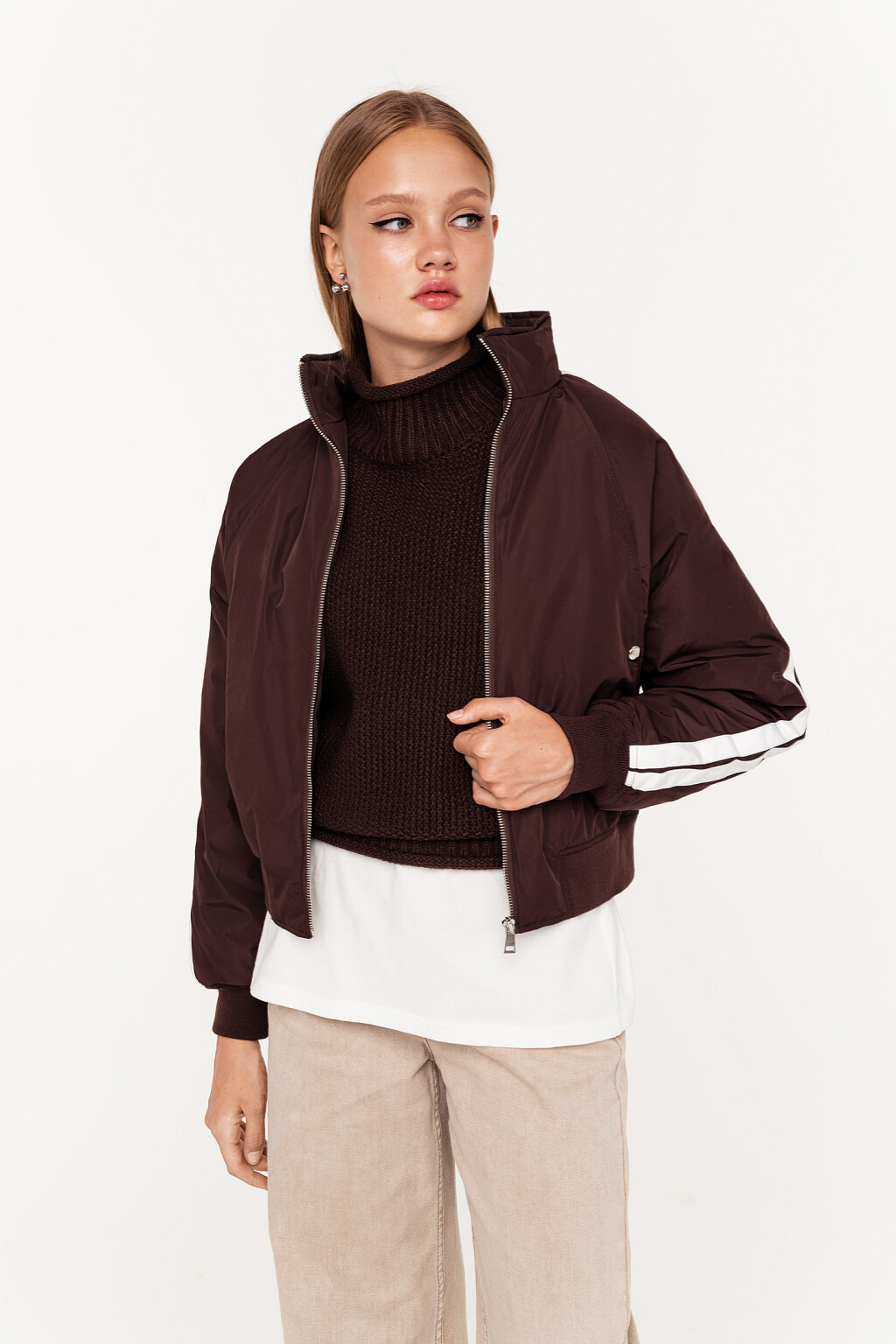 Куртка короткая утепленная в спортивном стиле - цвет бордовый - 3