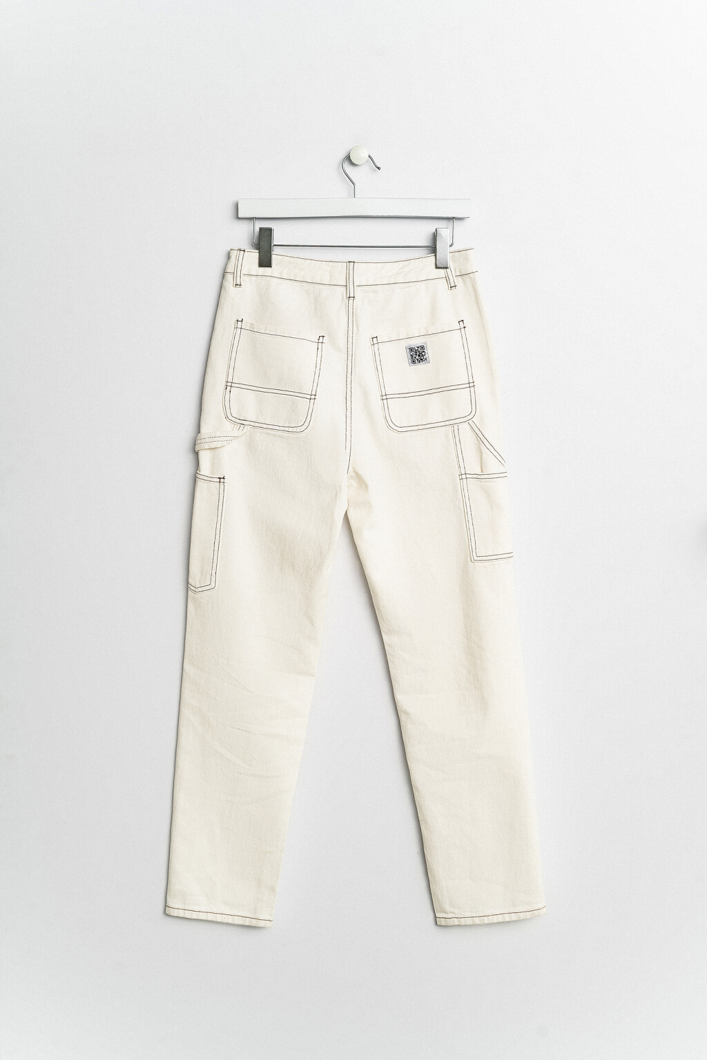 джинсы mom с декоративным хлястиком сзади - цвет белый - 2