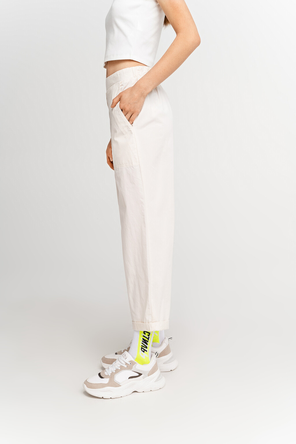 брюки укороченные хлопковые с резинкой на поясе - цвет белый - 3