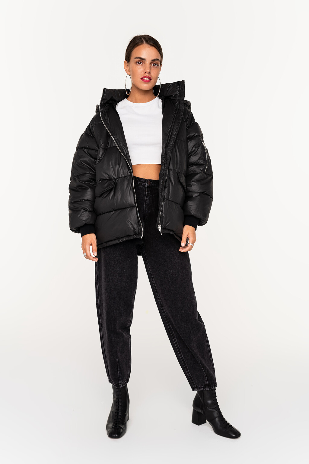 куртка объемная стеганая на утеплителе с капюшоном - цвет черный - 2