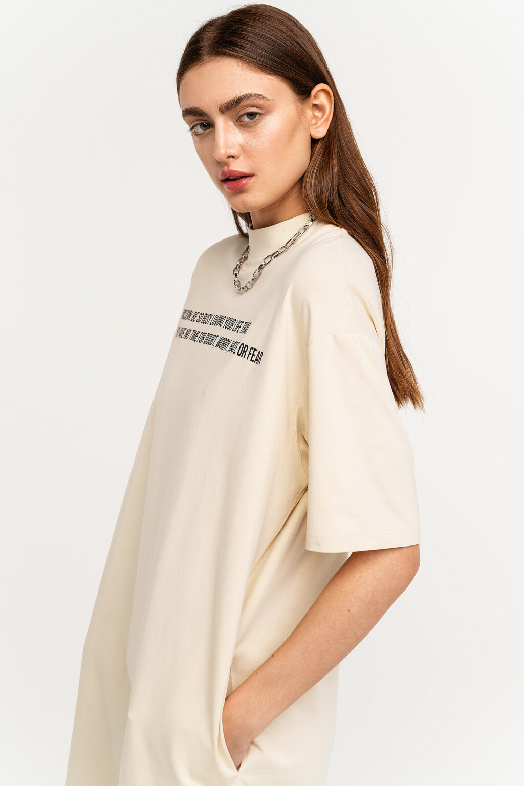 Платье-футболка хлопковое с воротником-стойкой - цвет бежевый - 3
