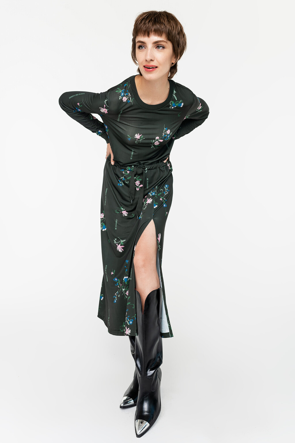 платье длинное с разрезом сбоку и завязками на талии - цвет зеленый - 2