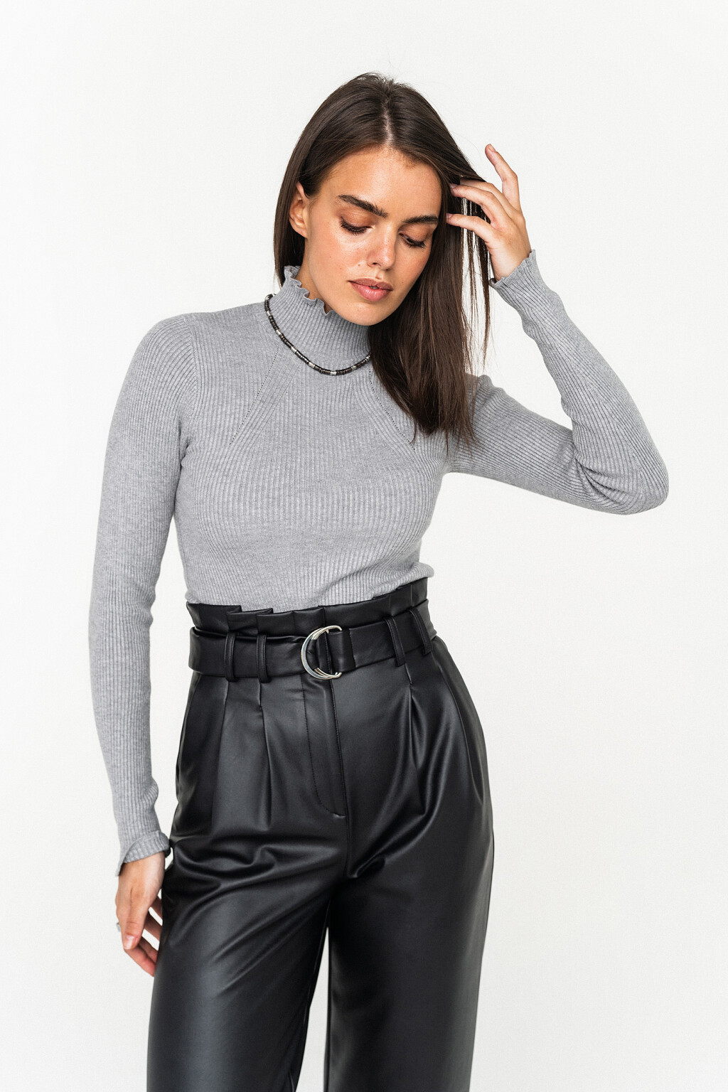 джемпер в рубчик с волнистым воротником-стойкой - цвет серый - 1