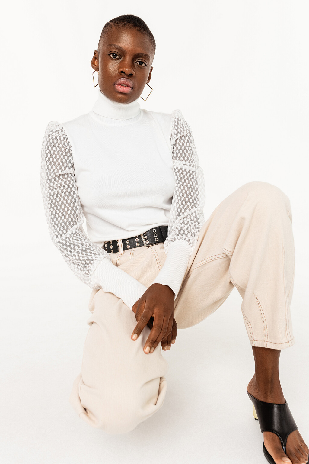 водолазка короткая с рукавами-фонариками из сетки - цвет белый - 3