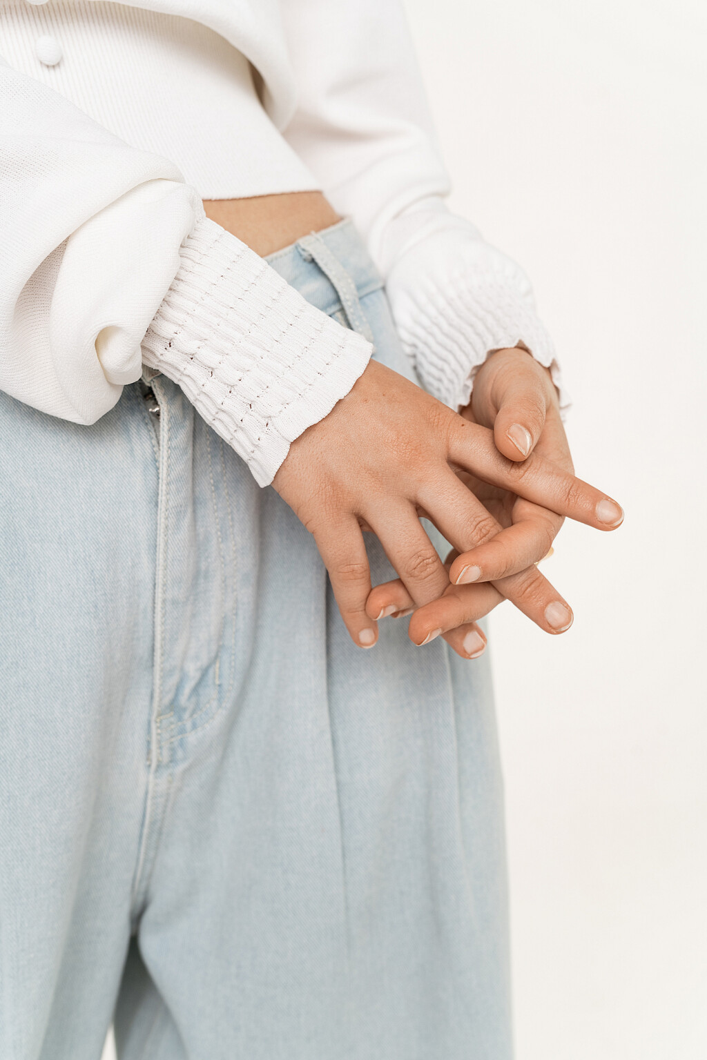 блузка укороченная с объемными рукавами и пуговицами - цвет белый - 4