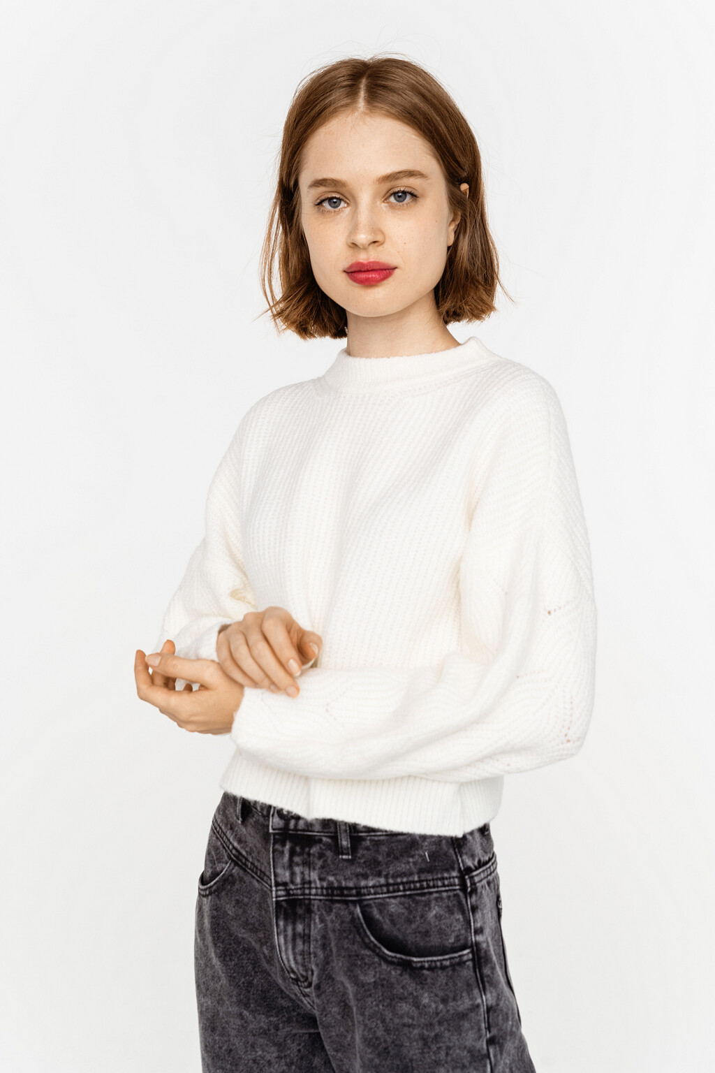 Джемпер короткий oversize крупной вязки - цвет бежевый - 2