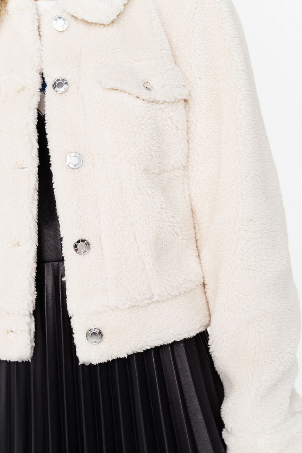 Куртка укороченная из искусственного меха на пуговицах - цвет бежевый - 3