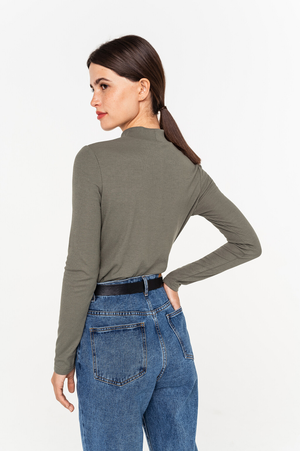 водолазка в мелкий рубчик с вышитой надписью - цвет зеленый - 4