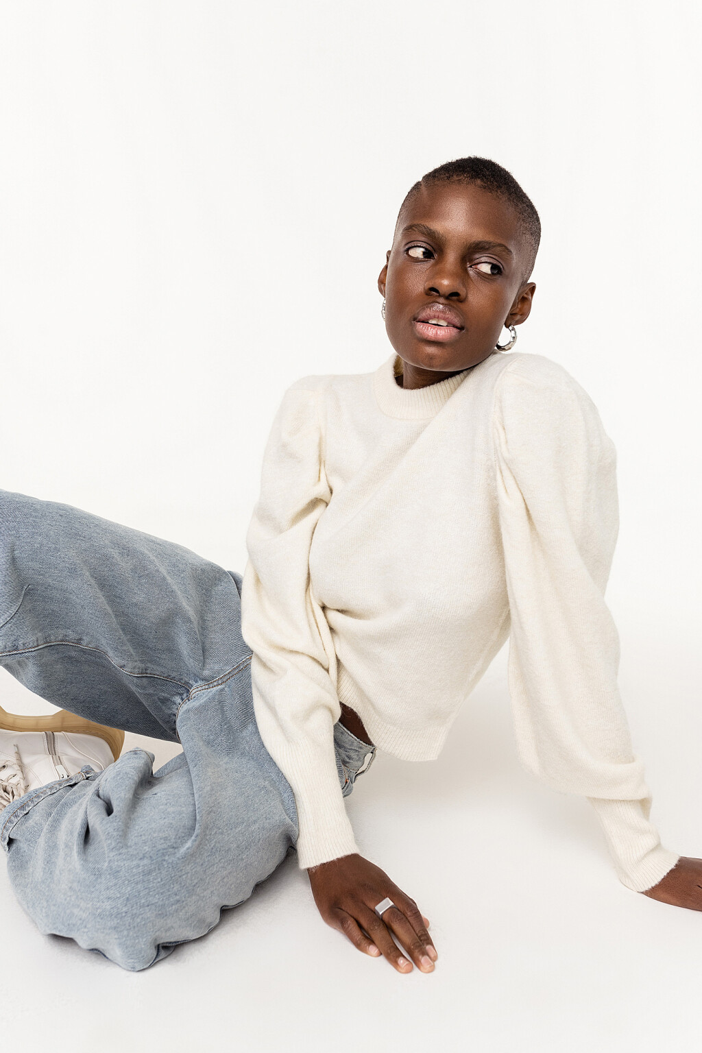 джемпер с объемными рукавами и круглым воротом - цвет бежевый - 1