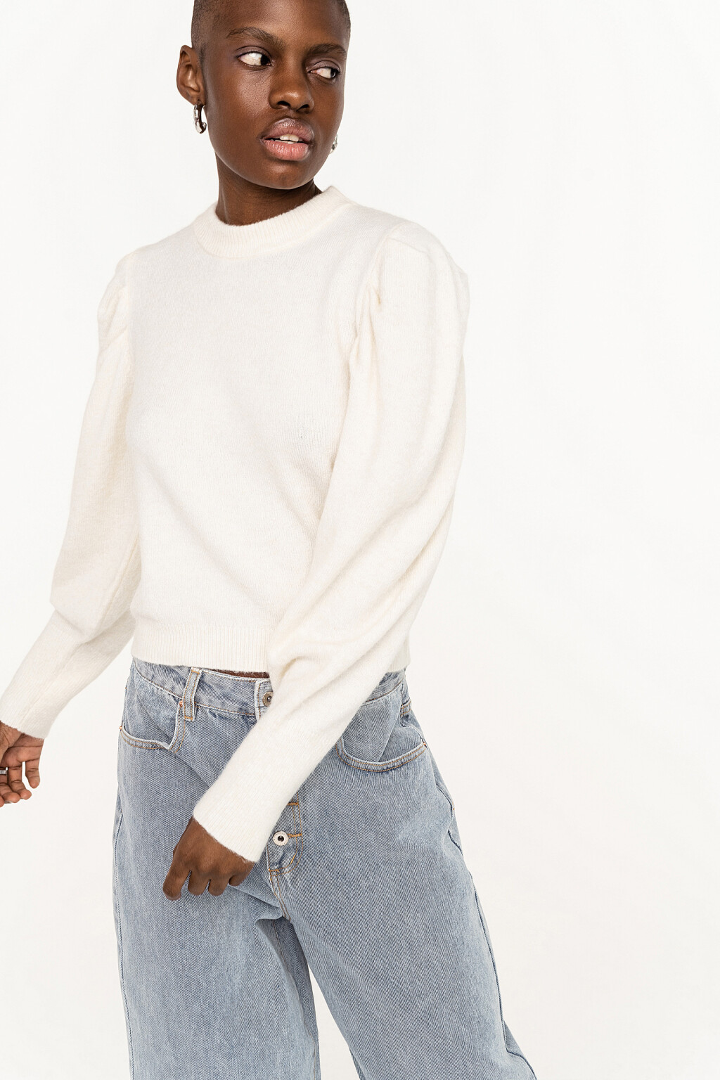 джемпер с объемными рукавами и круглым воротом - цвет бежевый - 2