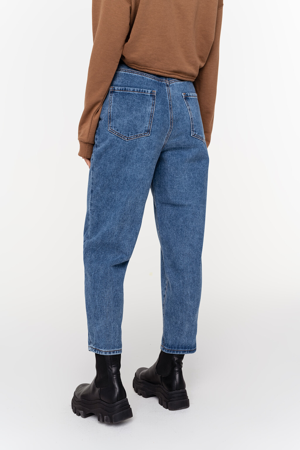 брюки джинсовые с ремнем женские