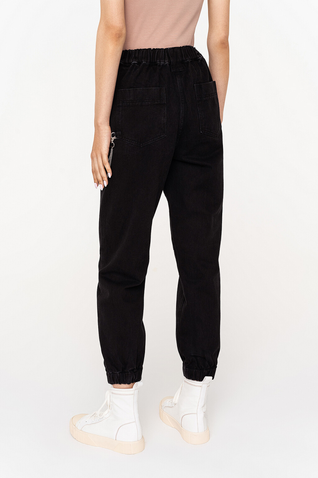 джинсы-джоггеры со швами на коленях и цепочкой - цвет черный - 4