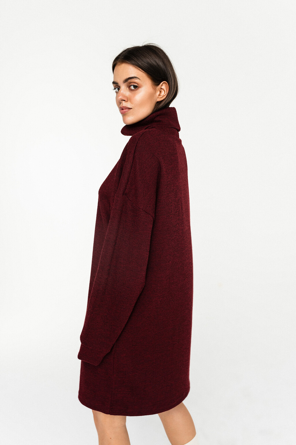 платье oversize трикотажное с высоким воротом - цвет бордовый - 4