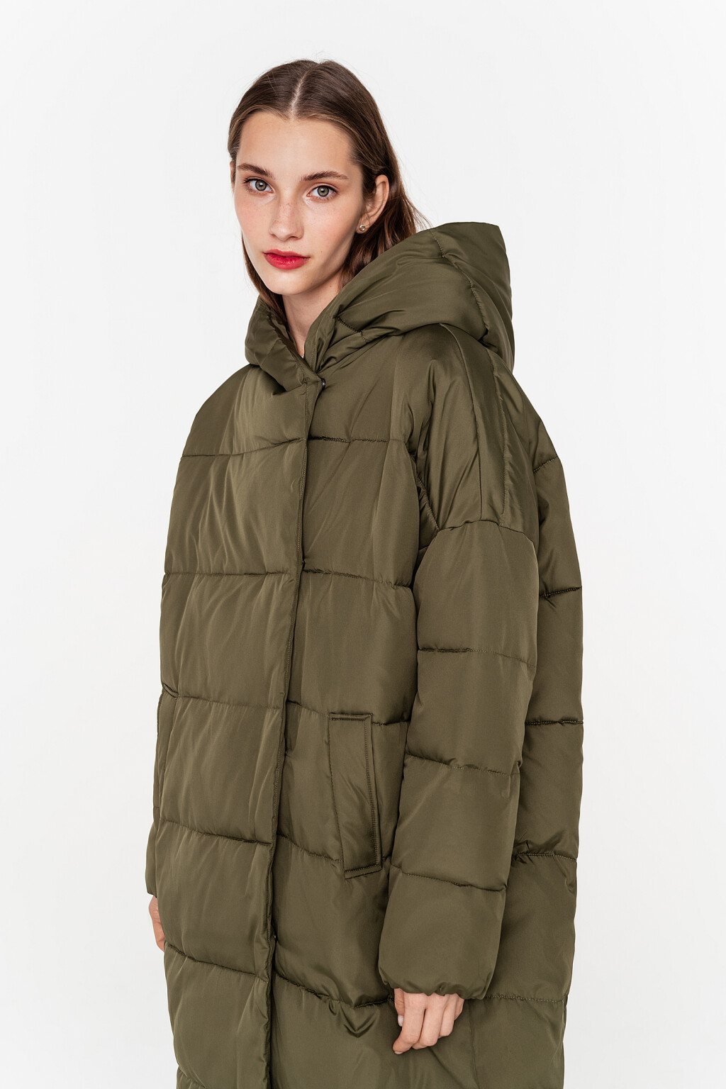 пуховик длинный oversize на кнопках с капюшоном - цвет зеленый - 3