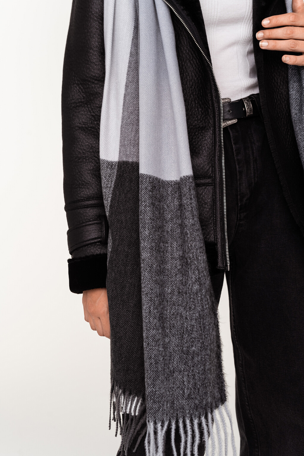 шарф женский - цвет серый - 1