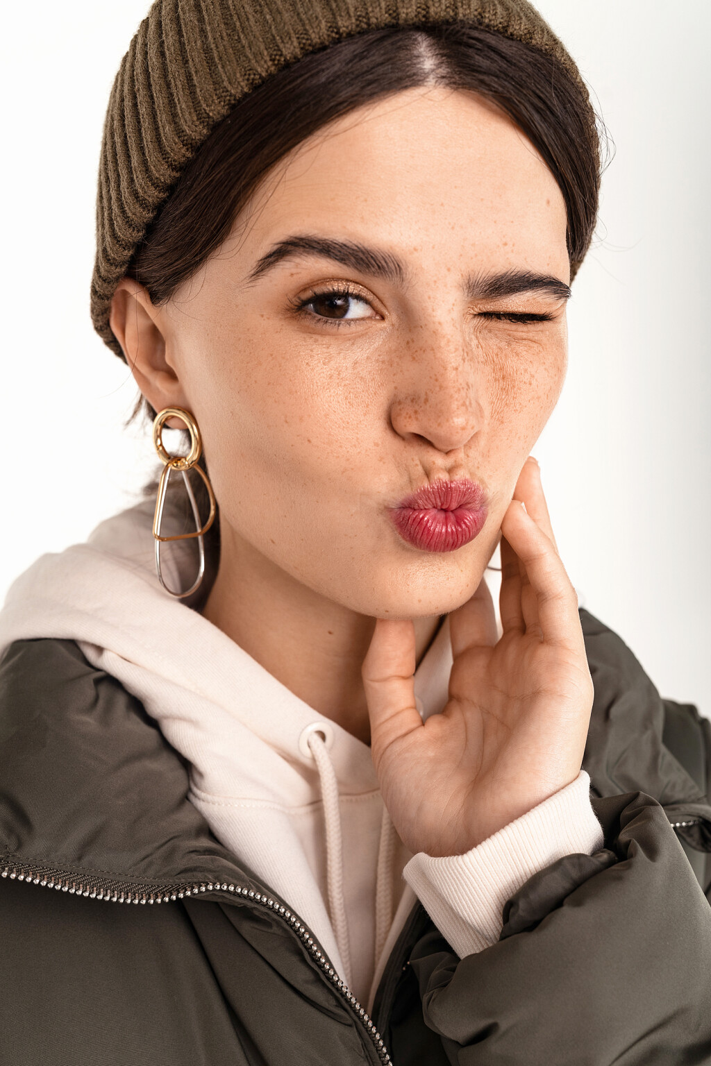 шапка - цвет коричневый - 1