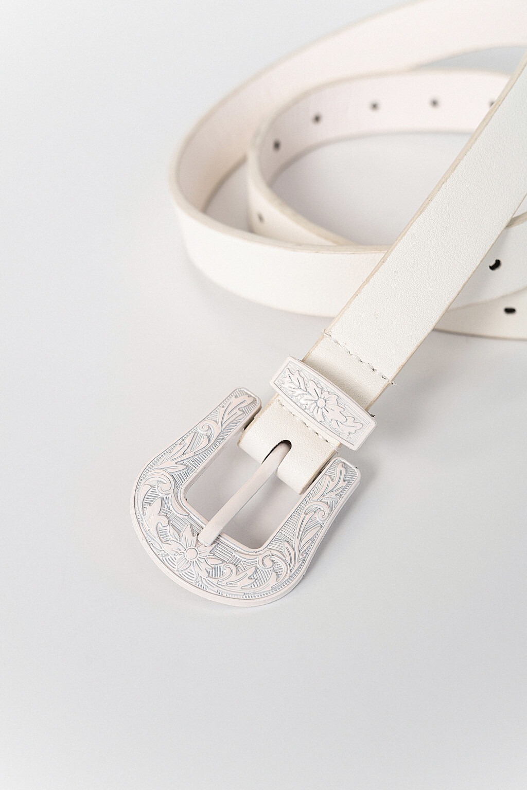 Ремень из искусственной кожи с пряжкой с узором - цвет белый - 1