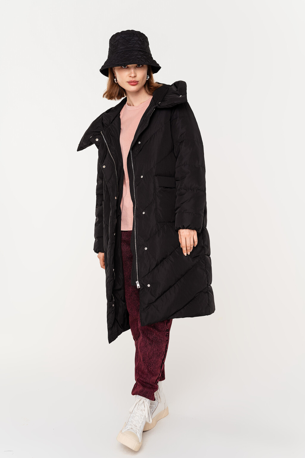 пуховик длинный стеганый с капюшоном - цвет черный - 2