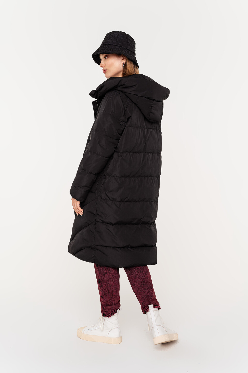 пуховик длинный стеганый с капюшоном - цвет черный - 3