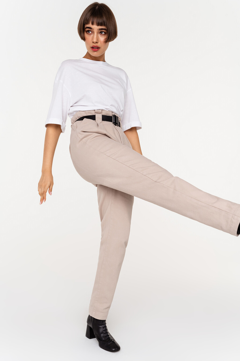 брюки хлопковые paperbag с ремнем - цвет бежевый - 4