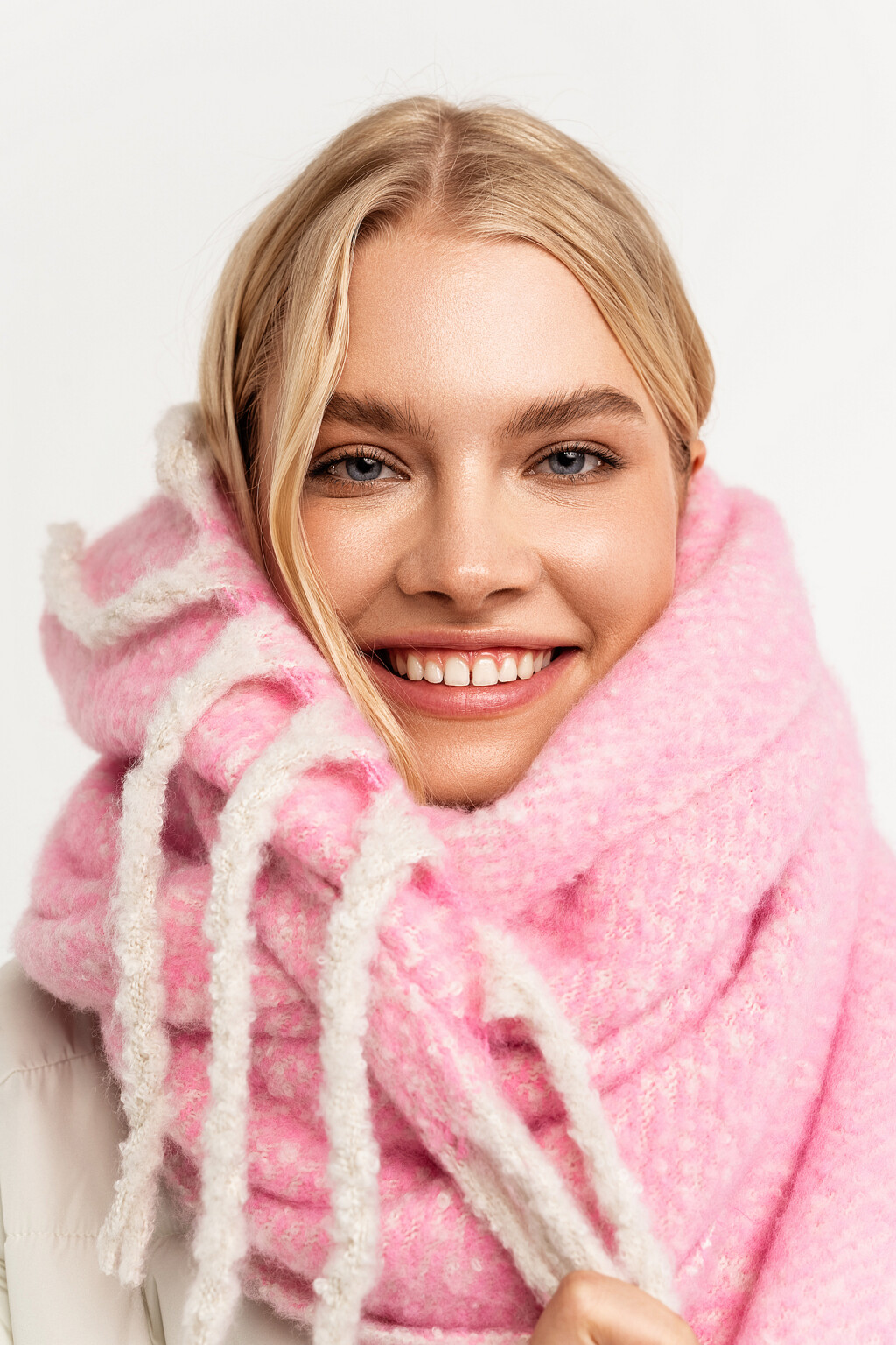 шарф женский - цвет розовый - 2