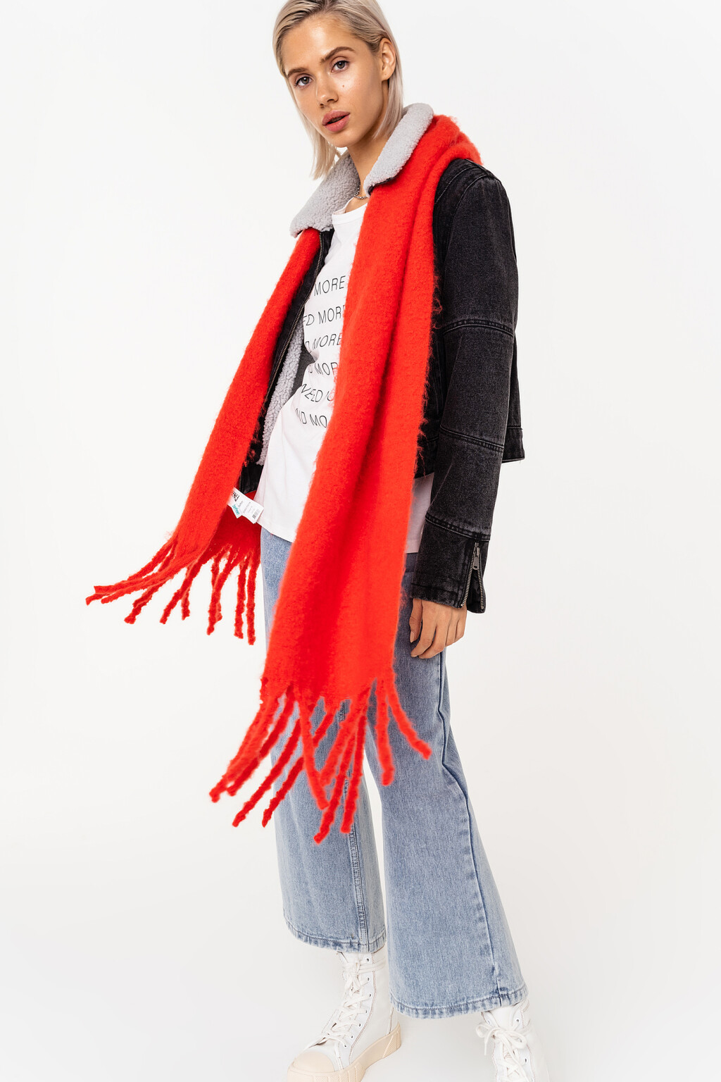 Шарф вязаный из пушистой пряжи - цвет красный - 1