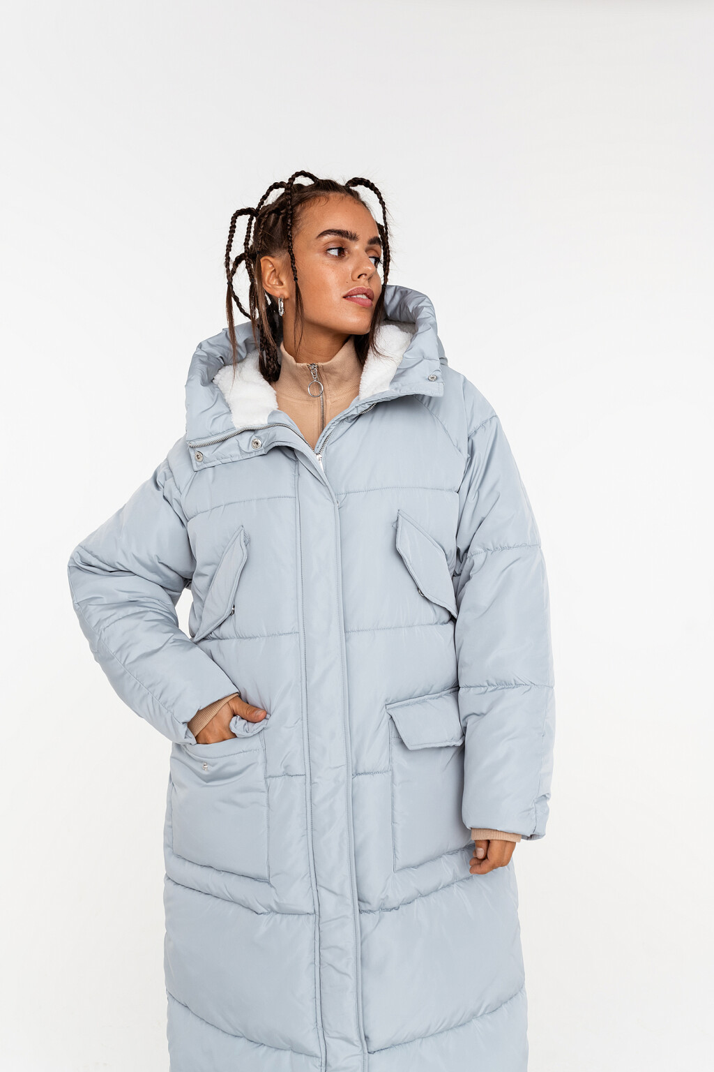 Пуховик oversize с утепленным капюшоном и накладными карманами - цвет голубой - 4