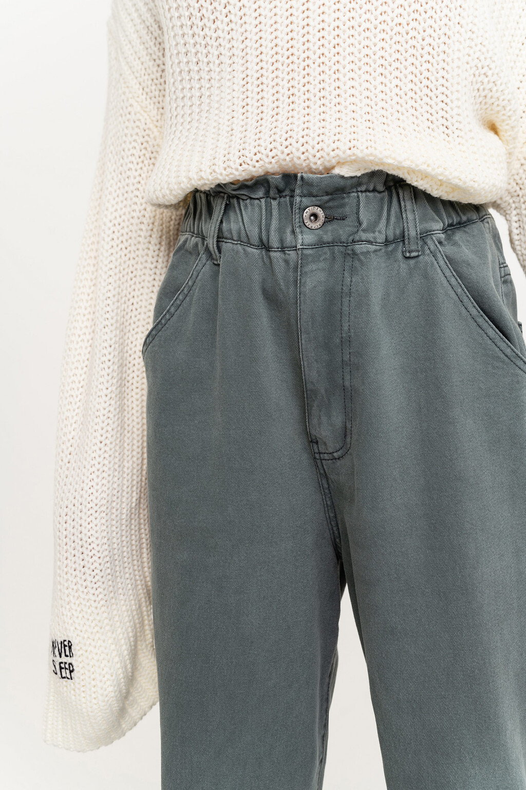 Джинсы свободного кроя с талией paperbag на резинке - цвет серый - 2