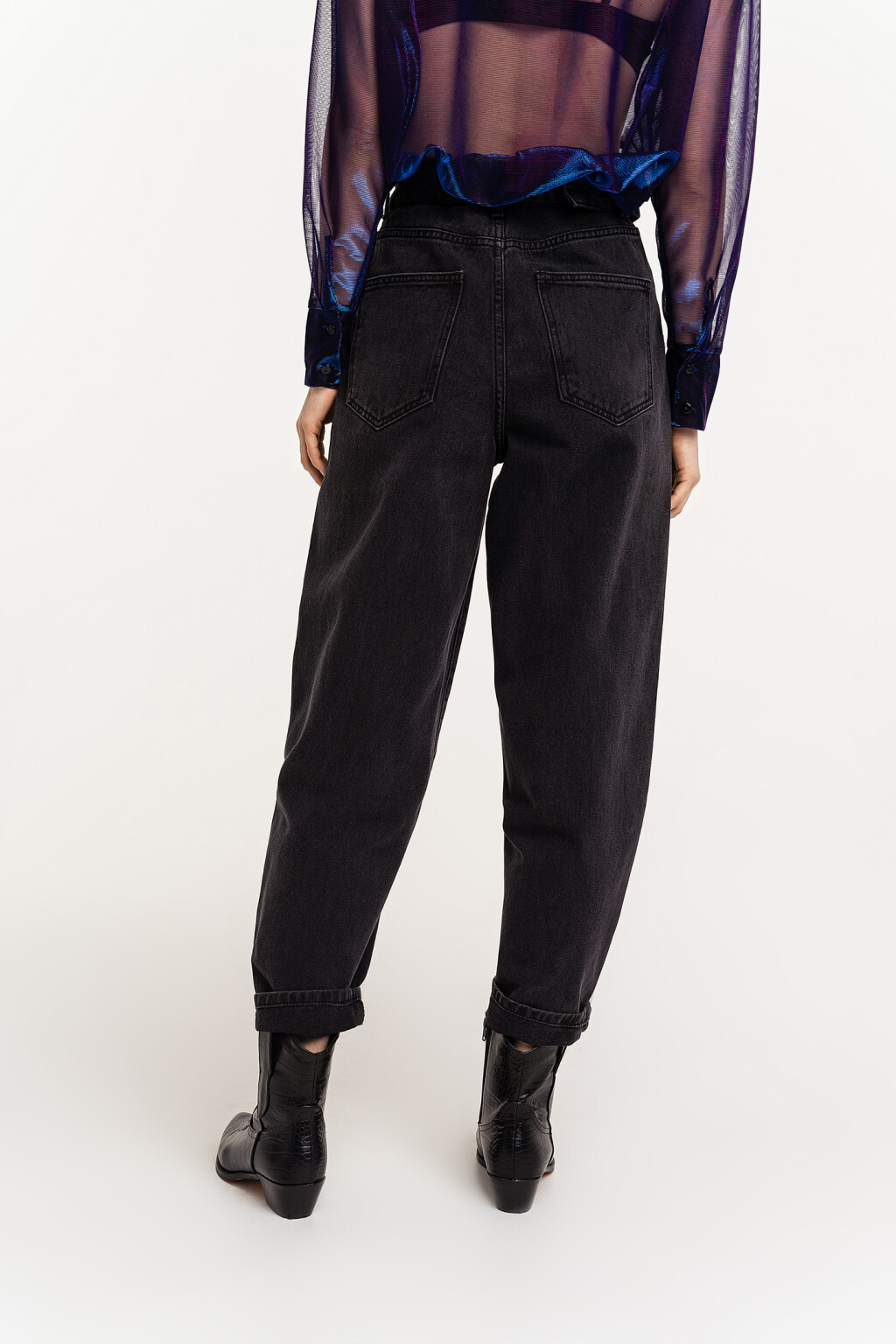 Джинсы-бананы с широким ремнем и прямоугольной пряжкой - цвет черный - 4