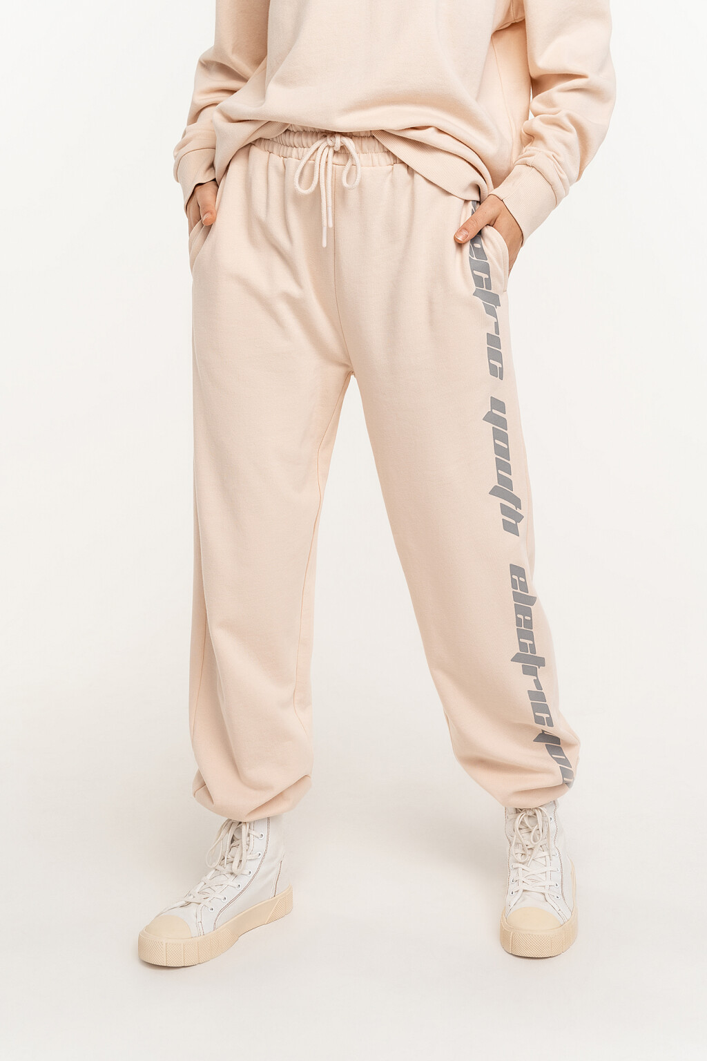 брюки-джоггеры утепленные с принтом - цвет белый - 1