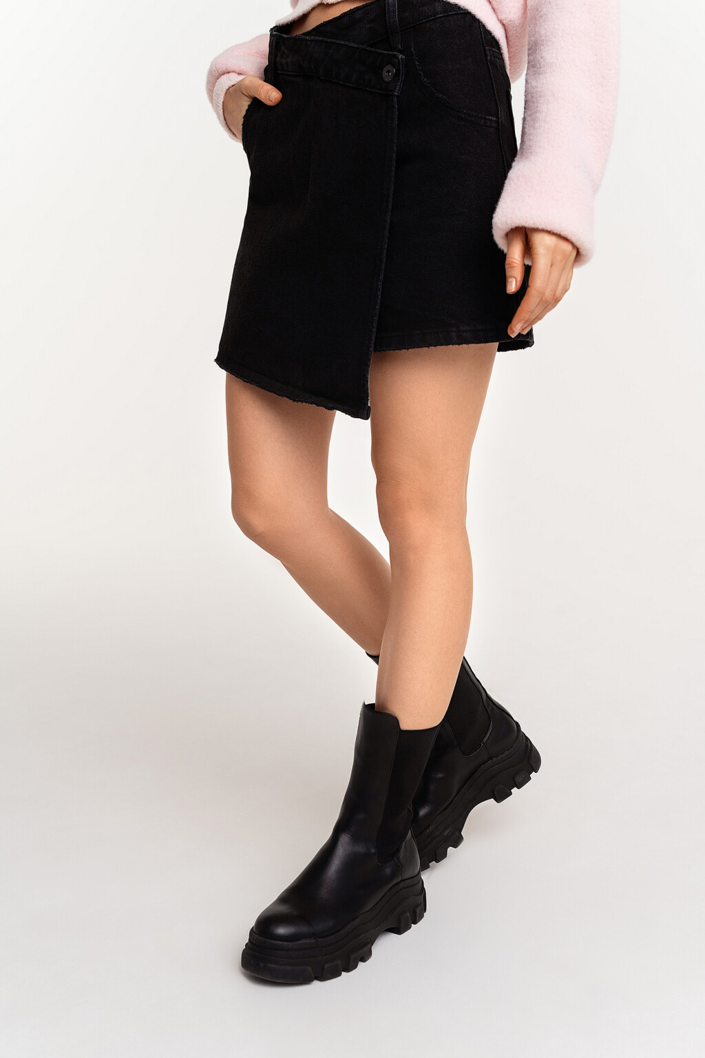 Юбка-шорты джинсовая на запах - цвет черный - 1