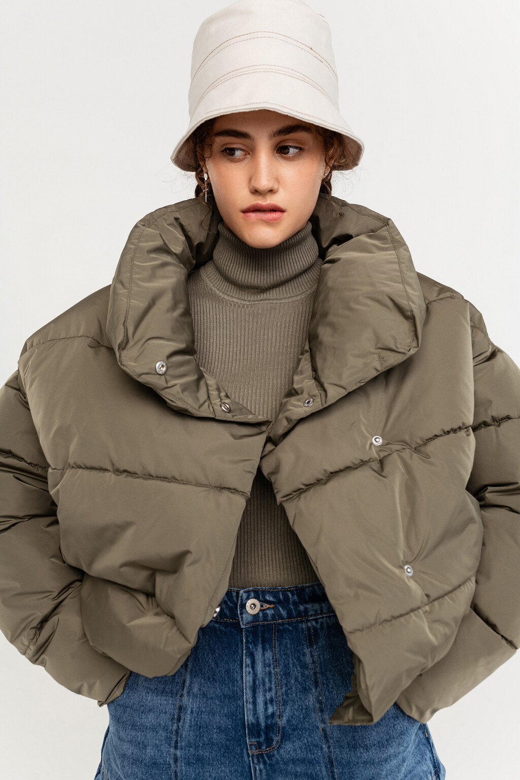 Куртка утепленная стеганая с воротником-стойкой на запах - цвет зеленый - 4