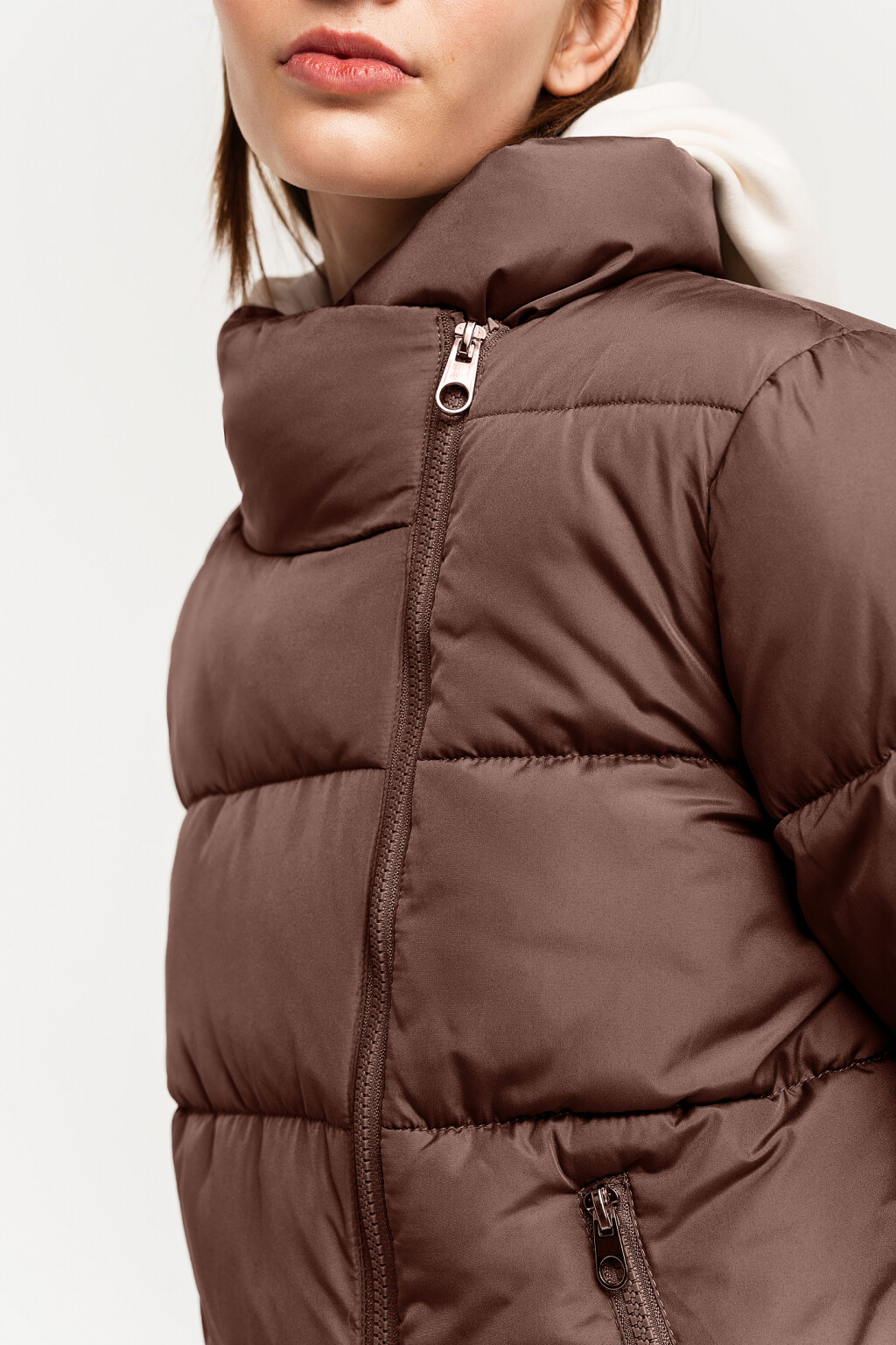 Куртка стеганая с воротником на запах и косой молнией - цвет бежевый - 3