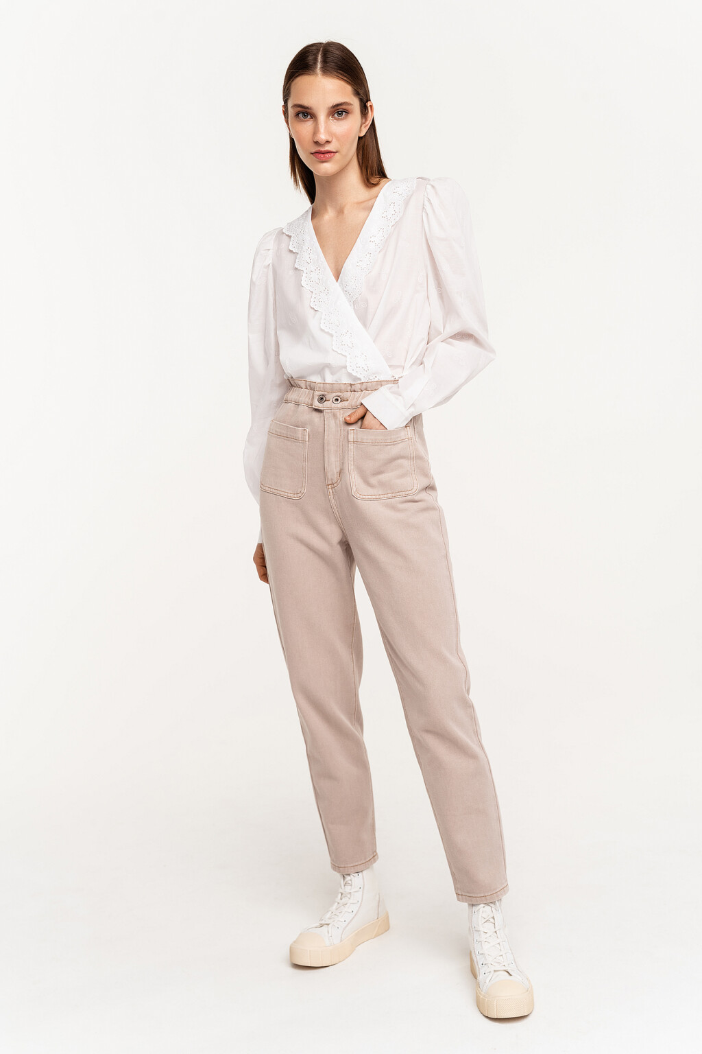 блузка на запах с кружевом и объемными рукавами - цвет белый - 1