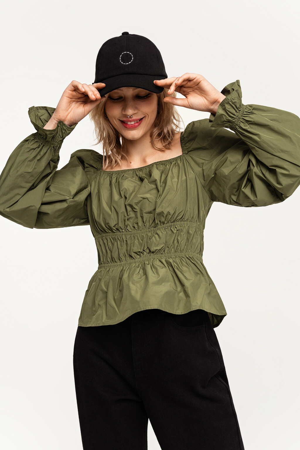 блузка с пышными рукавами и присборенным лифом - цвет зеленый - 2