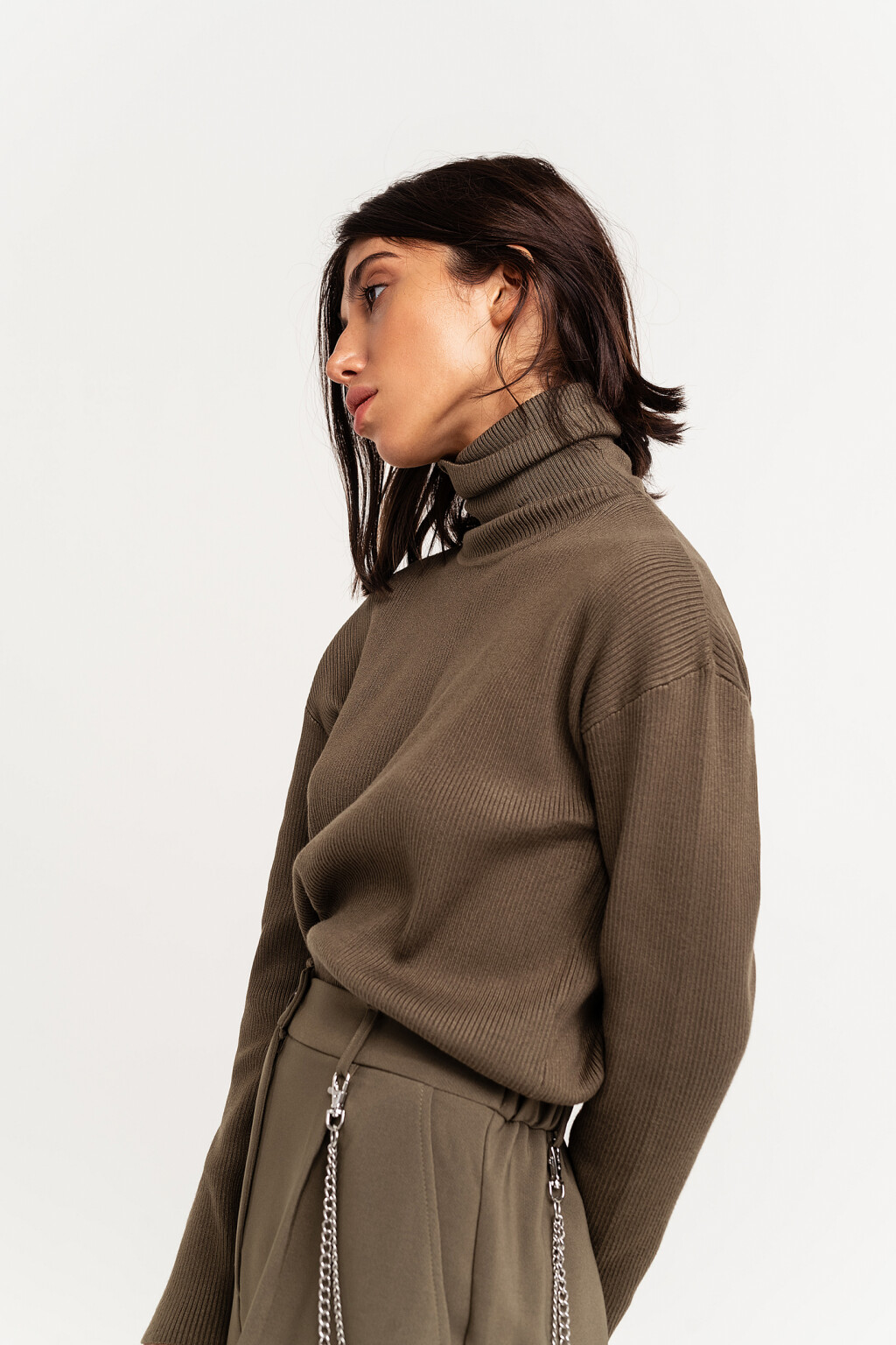 Свитер свободного кроя в рубчик с воротником-стойкой - цвет зеленый - 3