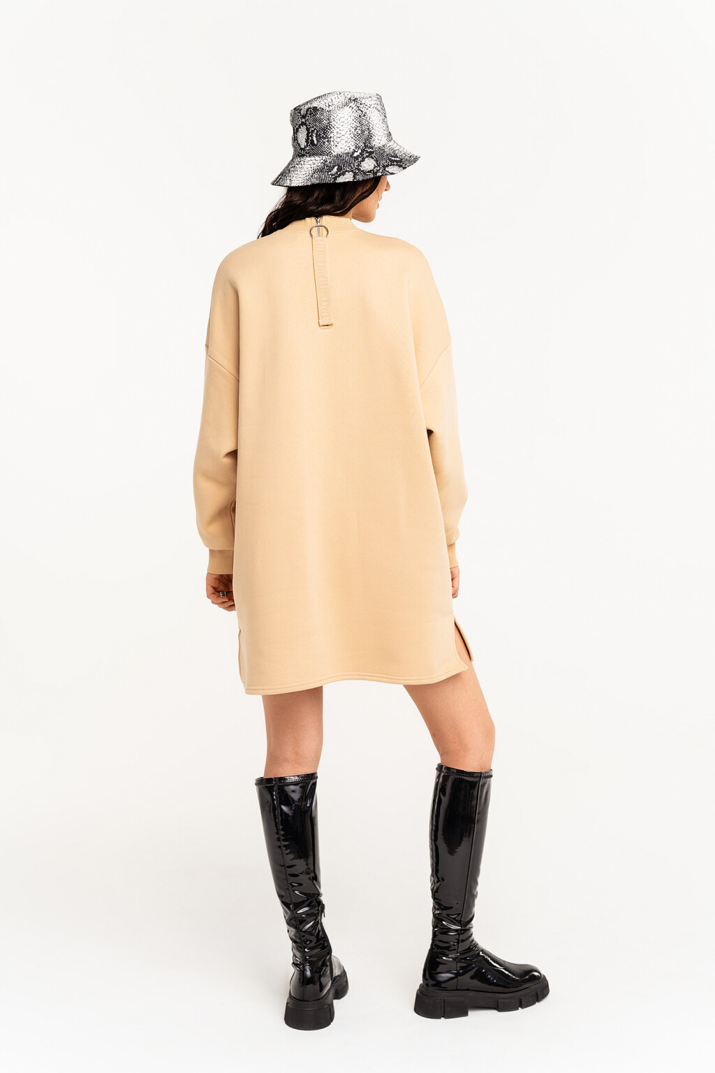 Платье-свитшот утепленное с молнией сзади - цвет бежевый - 4