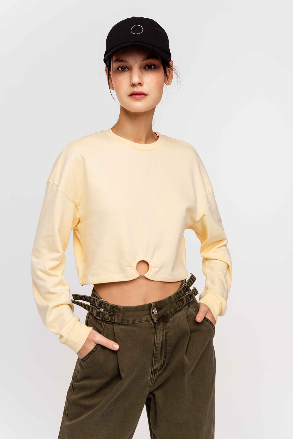 Толстовка хлопковая укороченная с декоративным кольцом - цвет желтый - 1