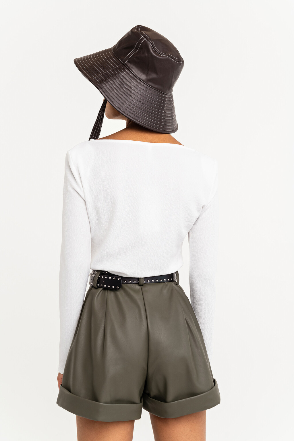 Лонгслив из фактурной ткани с подплечниками - цвет белый - 3