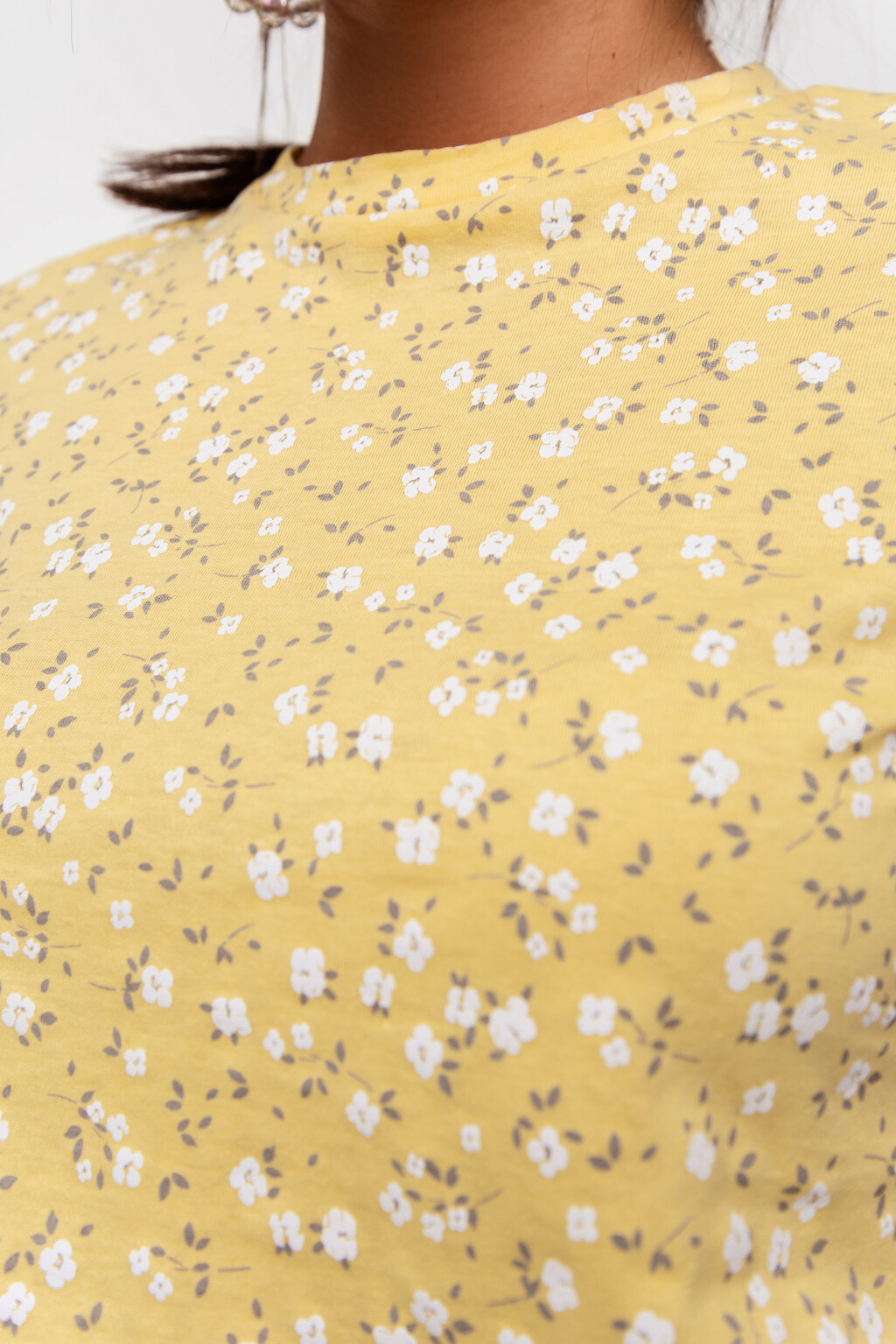 Футболка хлопковая с мелким принтом - цвет желтый - 4