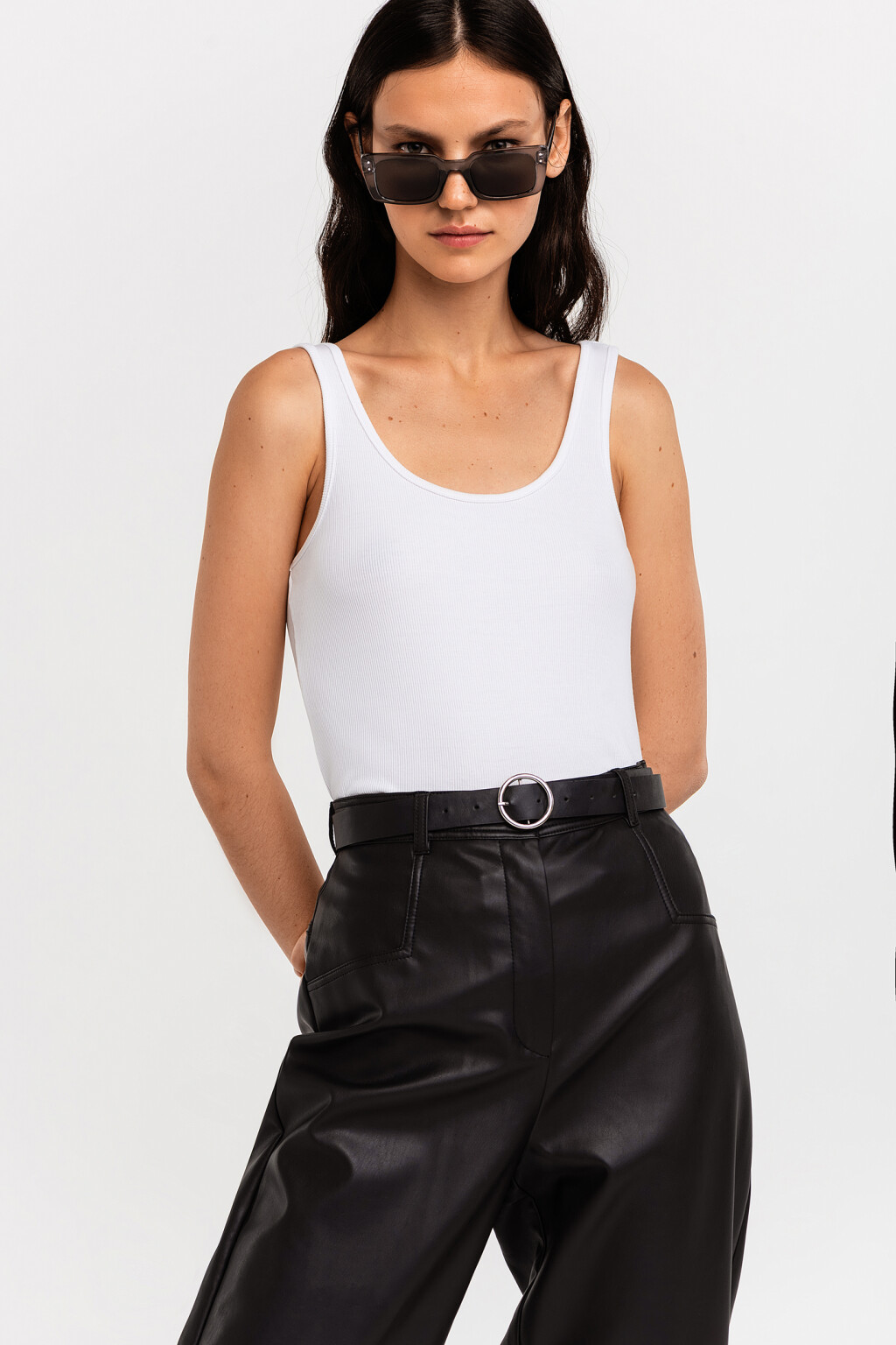 Топ хлопковый в мелкий рубчик без рукавов - цвет белый - 1