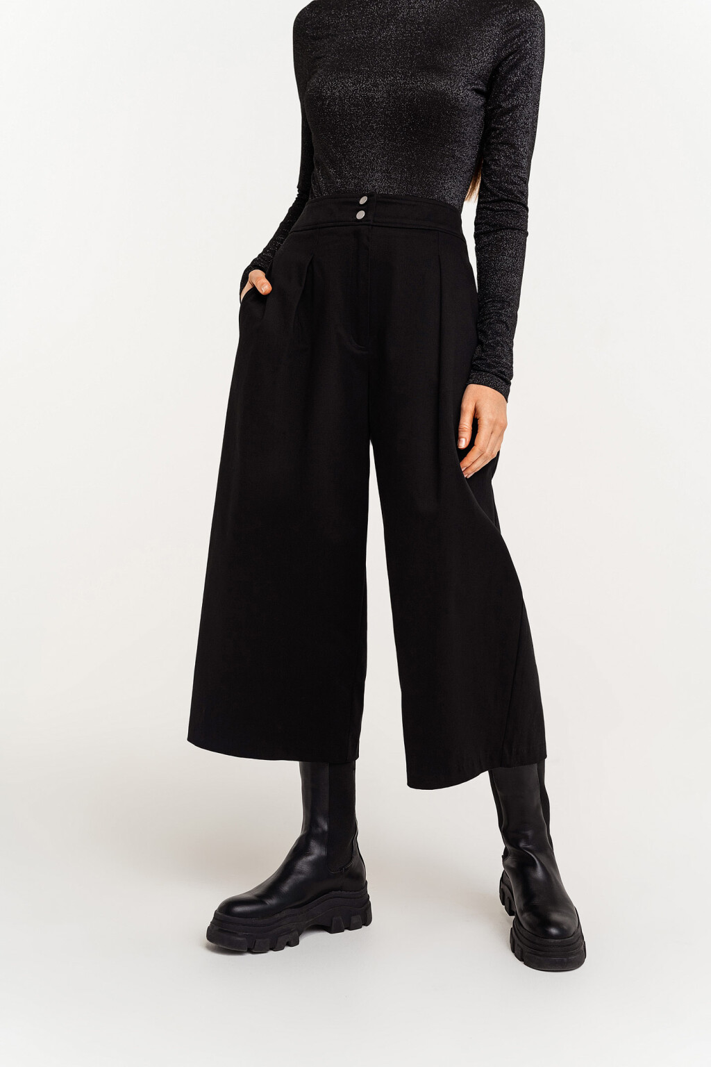 брюки-кюлоты хлопковые с защипами у пояса спереди - цвет черный - 2