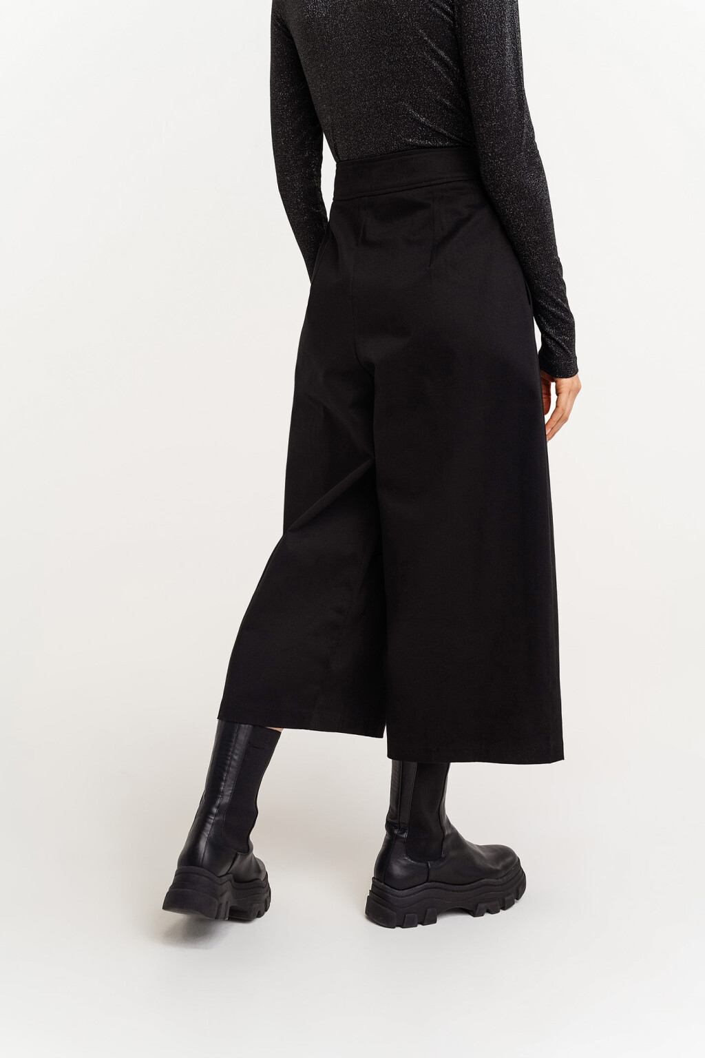 брюки-кюлоты хлопковые с защипами у пояса спереди - цвет черный - 3