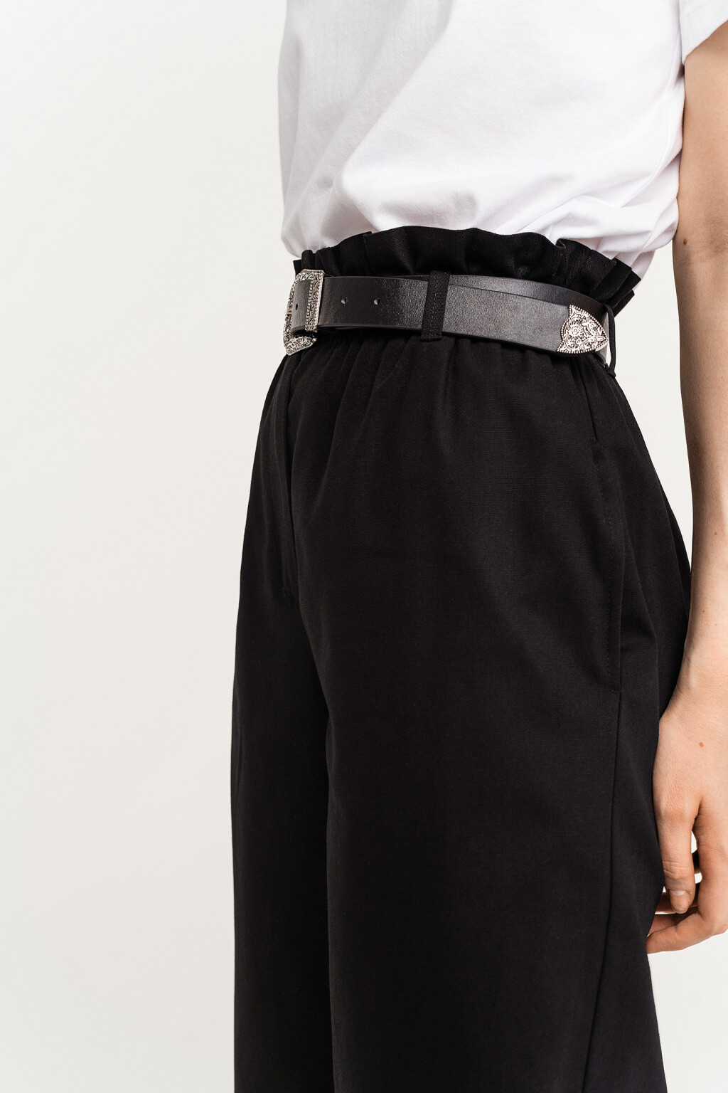 Брюки-бананы paperbag с ремнем - цвет черный - 3