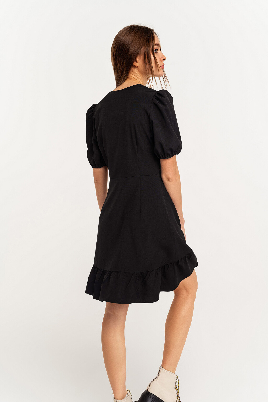 Платье на запах с воланами и рукавами-фонариками - цвет черный - 3