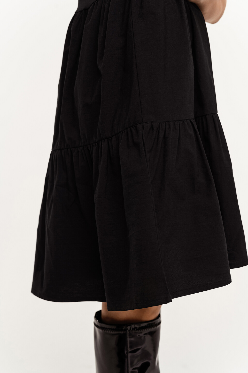 Платье-футболка ярусное с трикотажным лифом - цвет черный - 5