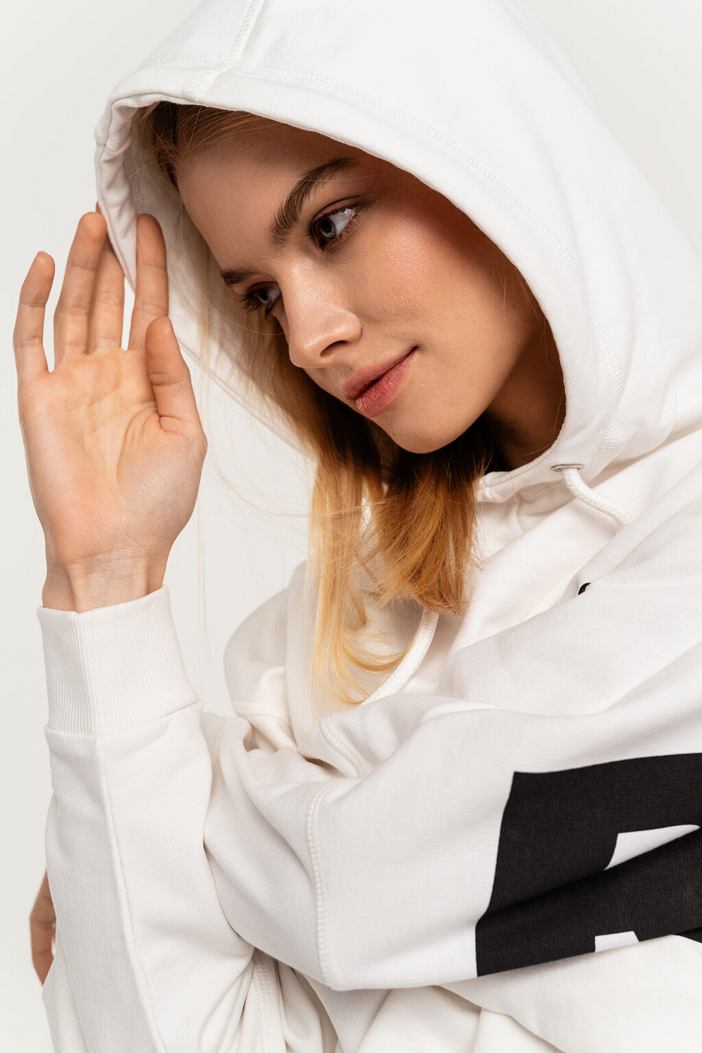 Худи короткая утепленная с надписями - цвет белый - 7