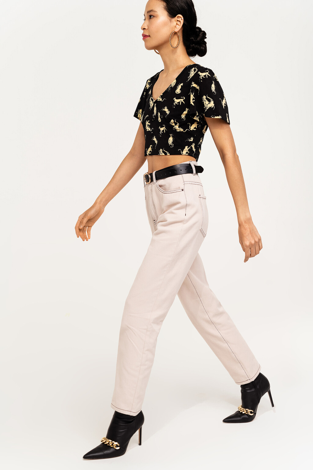 Джинсы прямые молочного цвета - цвет бежевый - 1