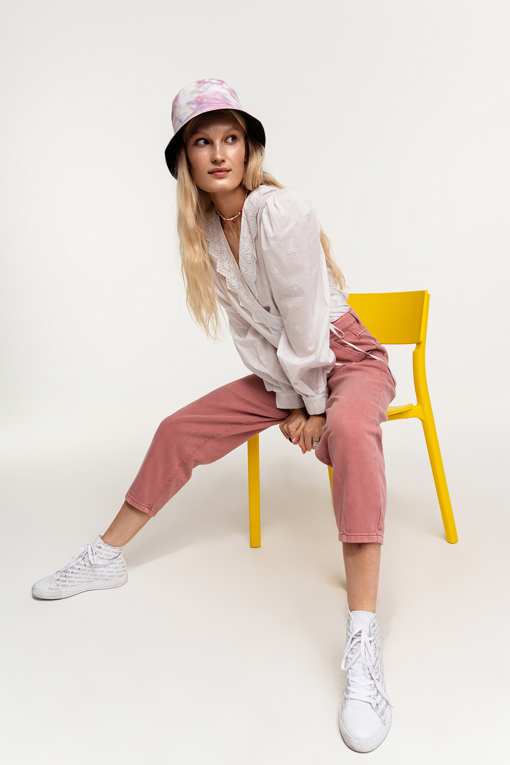 Джинсы-бананы розовые с эффектом потертости - цвет розовый - 1