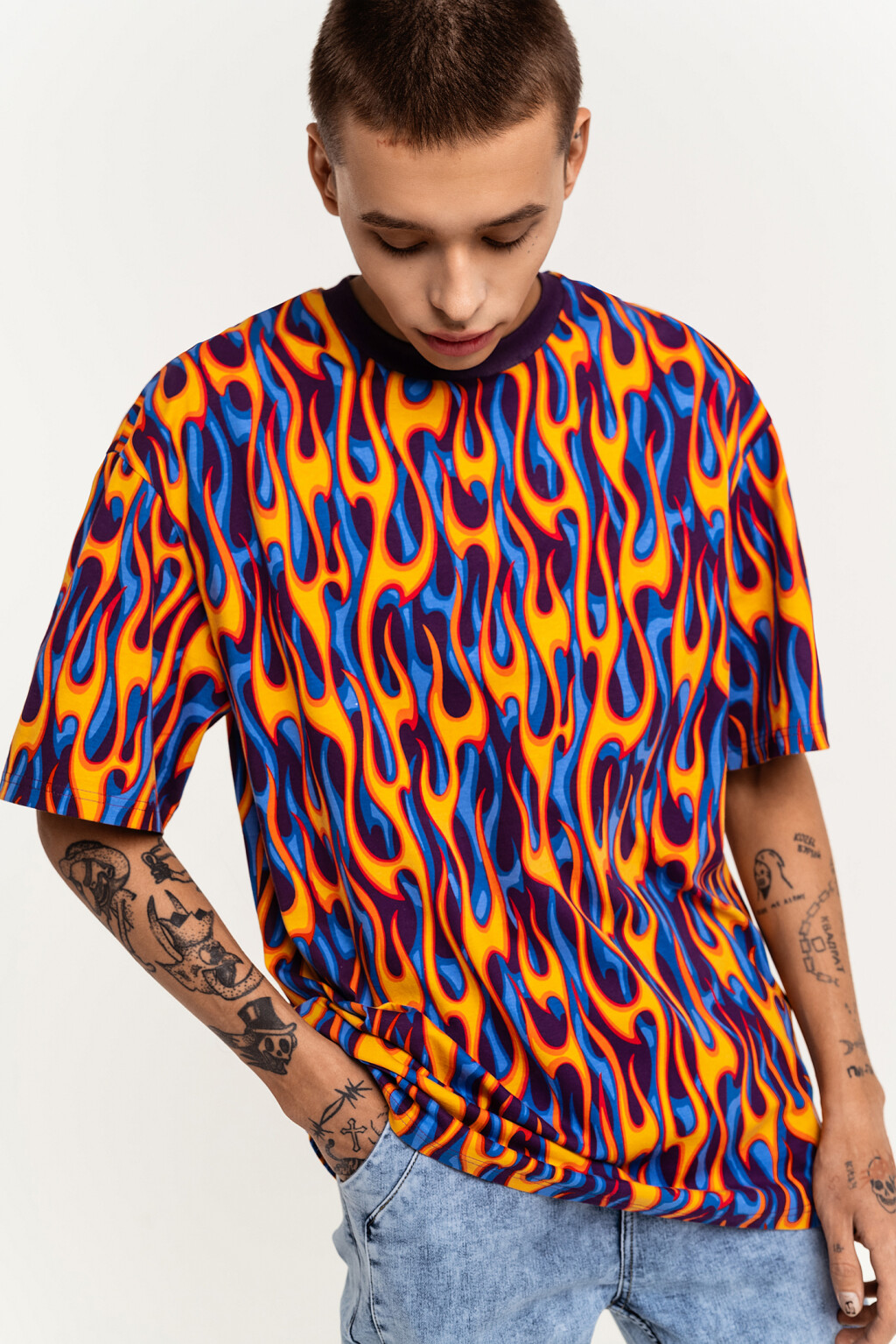 Футболка хлопковая oversize с ярким принтом - цвет белый - 2